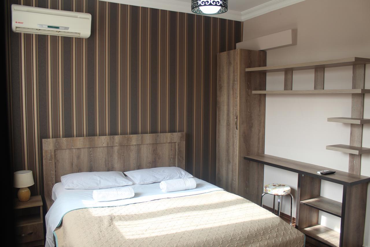 Deluxe Guest House Kvariati Exteriör bild