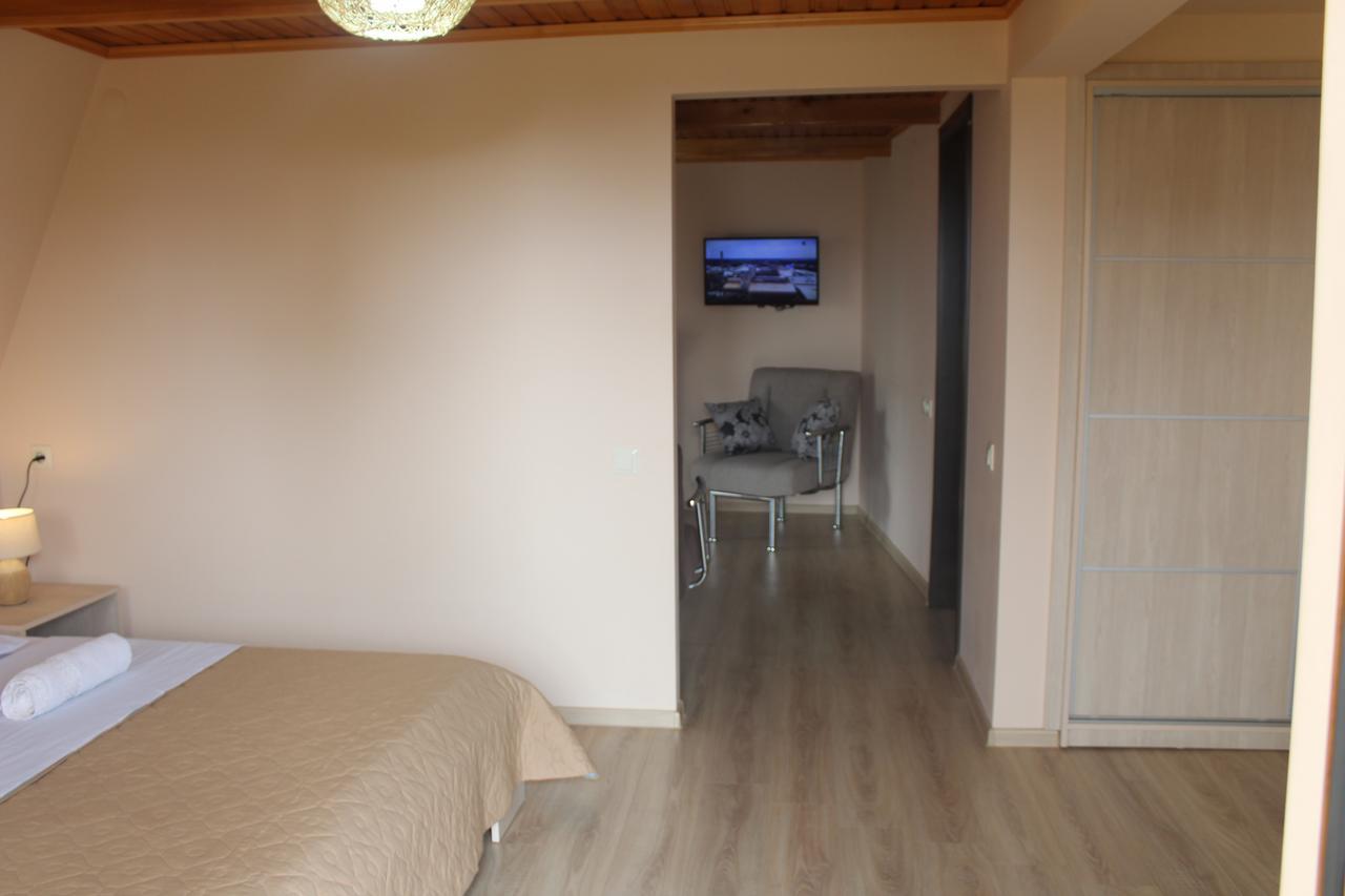 Deluxe Guest House Kvariati Exteriör bild